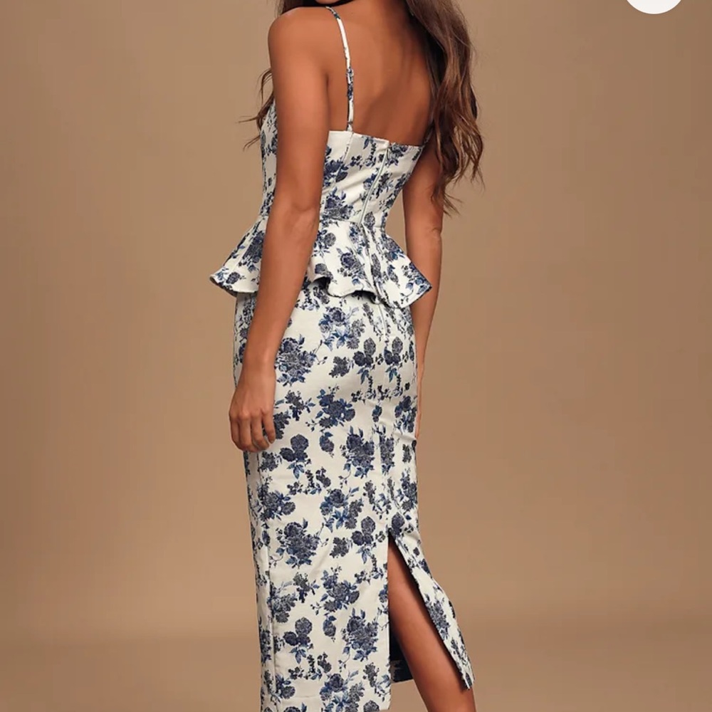 NWOT Lulu’s A Sight To See Navy Blue Floral Print Jacquard Peplum Midi Dress - Picture 2 of 5